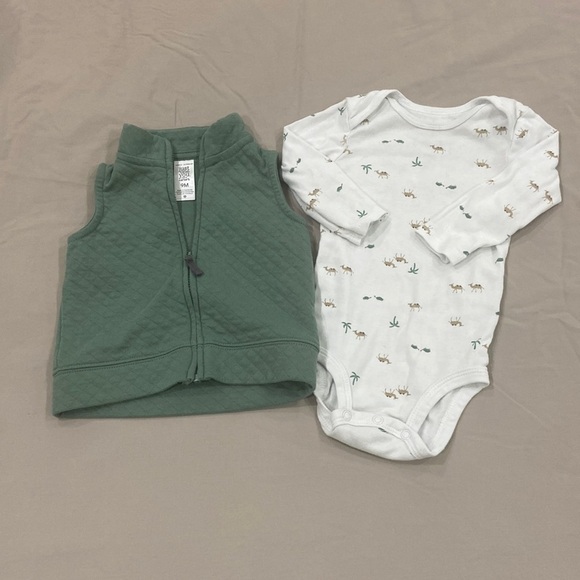 Carter's Other - CARTER’S 9MO Green Vest Set